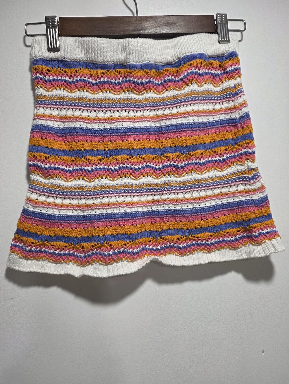 Vince Camuto White Knit Mini Skirt with Pink, Orange & Purple Stripes Size 10